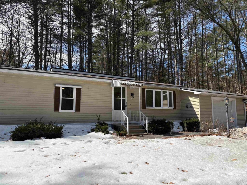 15 Edgewood Drive, Hopkinton, NH 03229