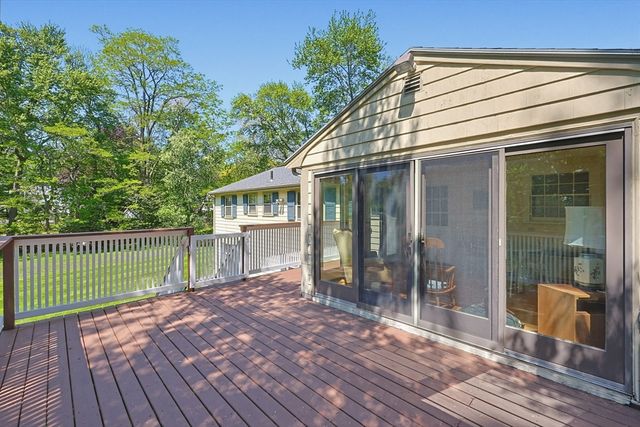 1 Deerfield Ln, Natick, MA 01760