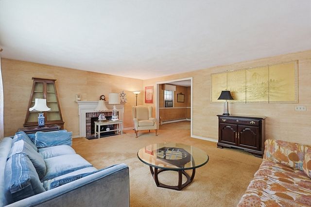 1 Deerfield Ln, Natick, MA 01760
