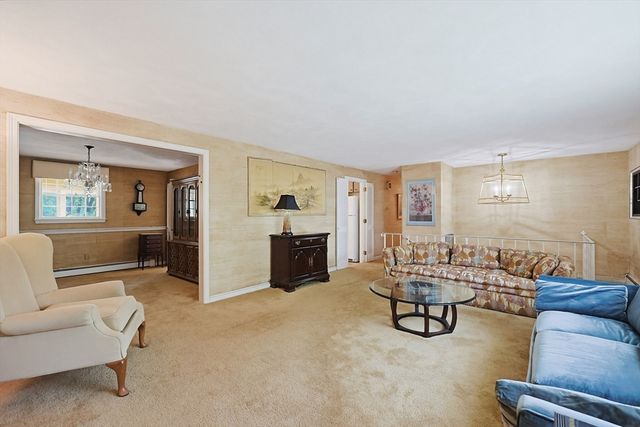 1 Deerfield Ln, Natick, MA 01760