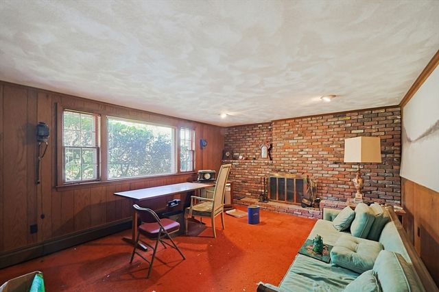 1 Deerfield Ln, Natick, MA 01760