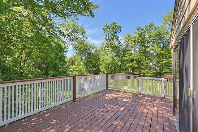1 Deerfield Ln, Natick, MA 01760
