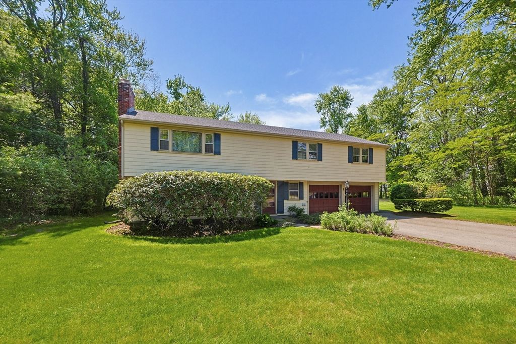 1 Deerfield Ln, Natick, MA 01760