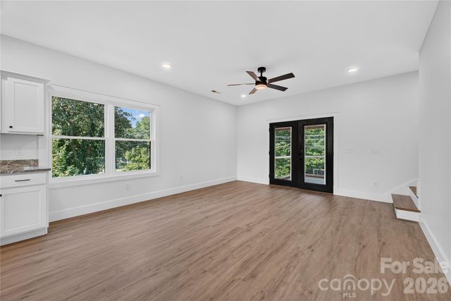 1013 Fassifern Court, Hendersonville, NC 28791