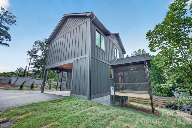 1013 Fassifern Court, Hendersonville, NC 28791