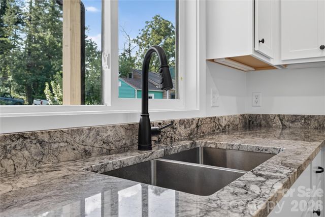 1013 Fassifern Court, Hendersonville, NC 28791