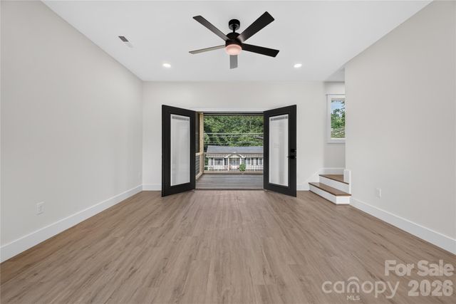 1013 Fassifern Court, Hendersonville, NC 28791