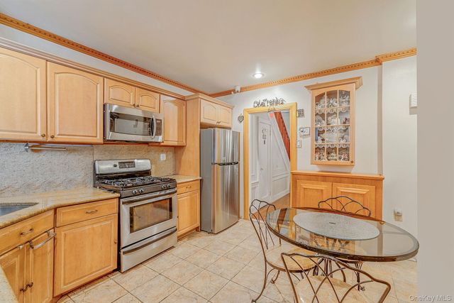 559 E 28th Street, Brooklyn, NY 11210