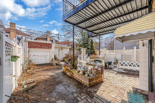 559 E 28th Street, Brooklyn, NY 11210