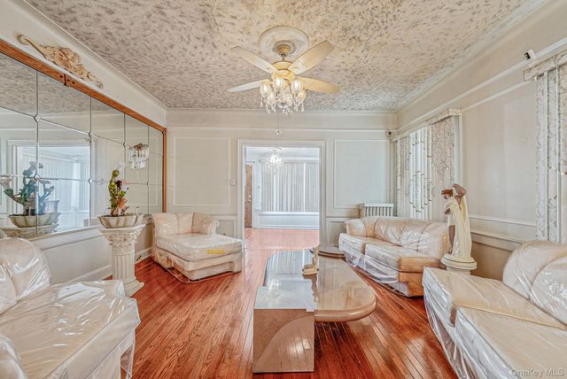 559 E 28th Street, Brooklyn, NY 11210