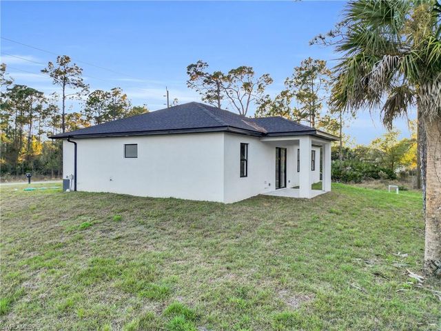 406 W 11th ST, Lehigh Acres, FL 33972