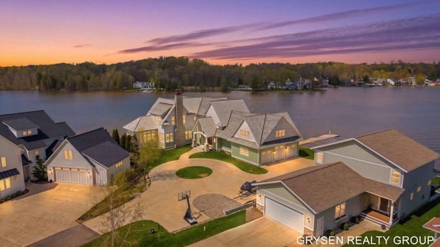 511 N Lake Drive, Leighton Twp, MI 49316
