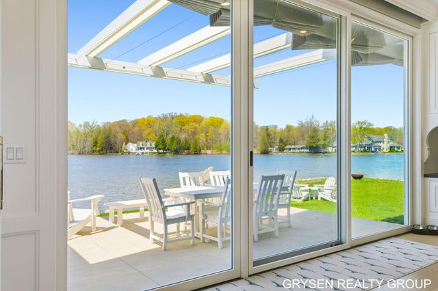 511 N Lake Drive, Leighton Twp, MI 49316