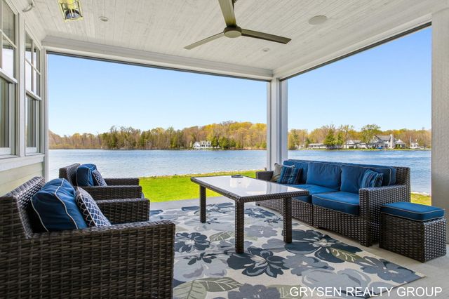 511 N Lake Drive, Leighton Twp, MI 49316