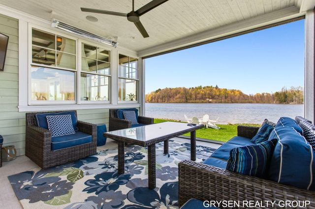 511 N Lake Drive, Leighton Twp, MI 49316