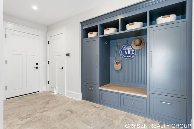 511 N Lake Drive, Leighton Twp, MI 49316