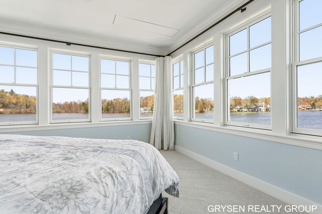 511 N Lake Drive, Leighton Twp, MI 49316