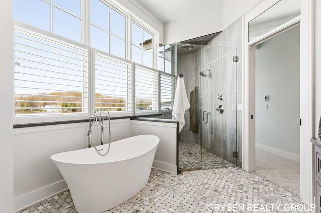 511 N Lake Drive, Leighton Twp, MI 49316