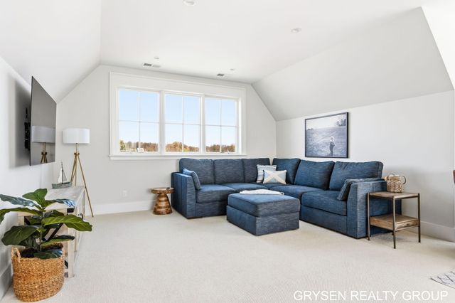 511 N Lake Drive, Leighton Twp, MI 49316