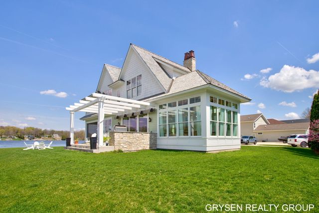 511 N Lake Drive, Leighton Twp, MI 49316