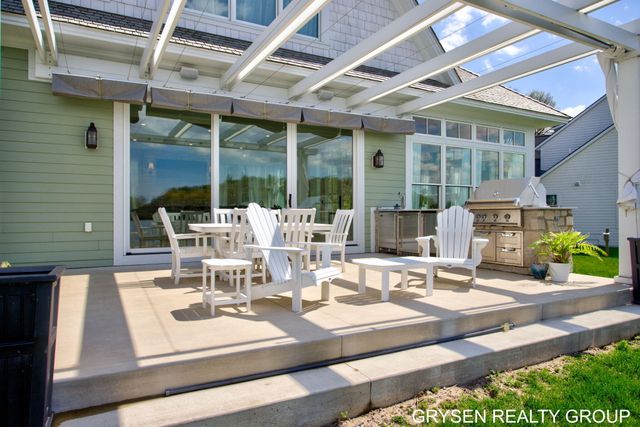 511 N Lake Drive, Leighton Twp, MI 49316