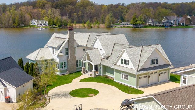 511 N Lake Drive, Leighton Twp, MI 49316