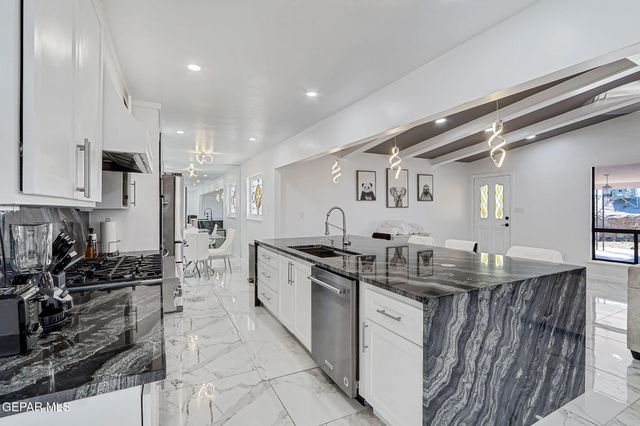 259 Crown Point Drive, El Paso, TX 79912