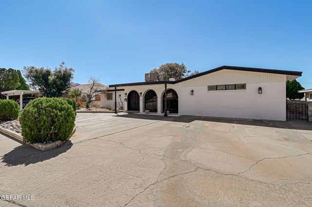 259 Crown Point Drive, El Paso, TX 79912