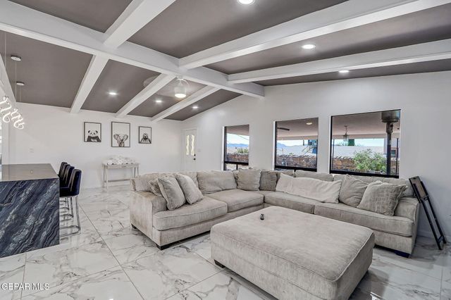 259 Crown Point Drive, El Paso, TX 79912