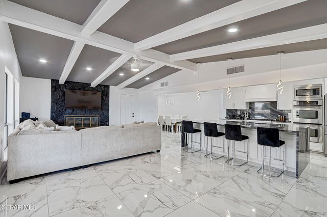 259 Crown Point Drive, El Paso, TX 79912