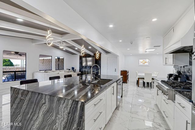 259 Crown Point Drive, El Paso, TX 79912