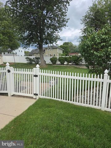 2823 BURGUNDY DR, Riverton, NJ 08077