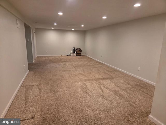 2823 BURGUNDY DR, Riverton, NJ 08077