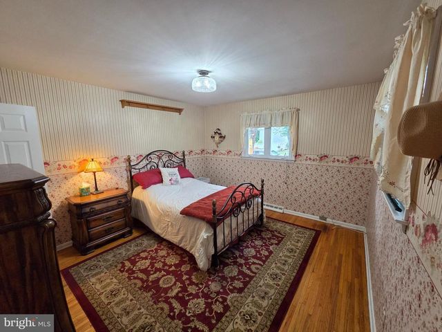 2823 BURGUNDY DR, Riverton, NJ 08077