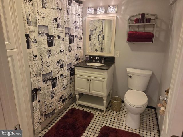 2823 BURGUNDY DR, Riverton, NJ 08077