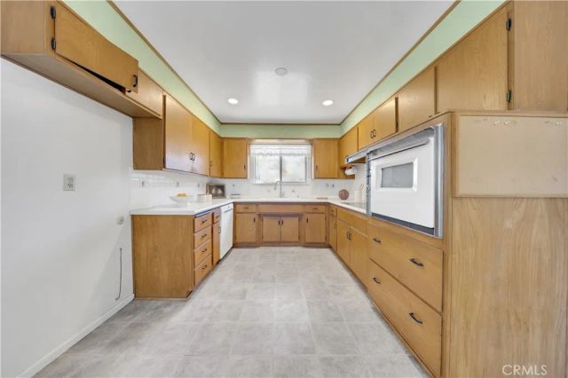 860 N 16th, Montebello, CA 90640