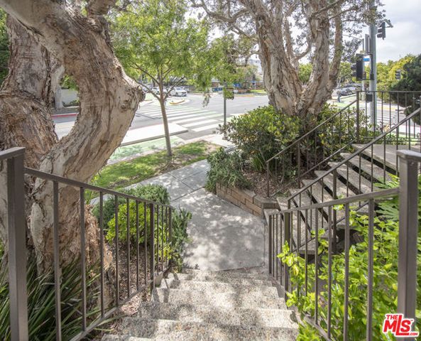 1301 17th Street 102, Santa Monica, CA 90404