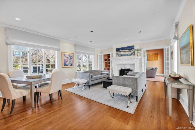 10 Clover Drive, Great Neck, NY 11021