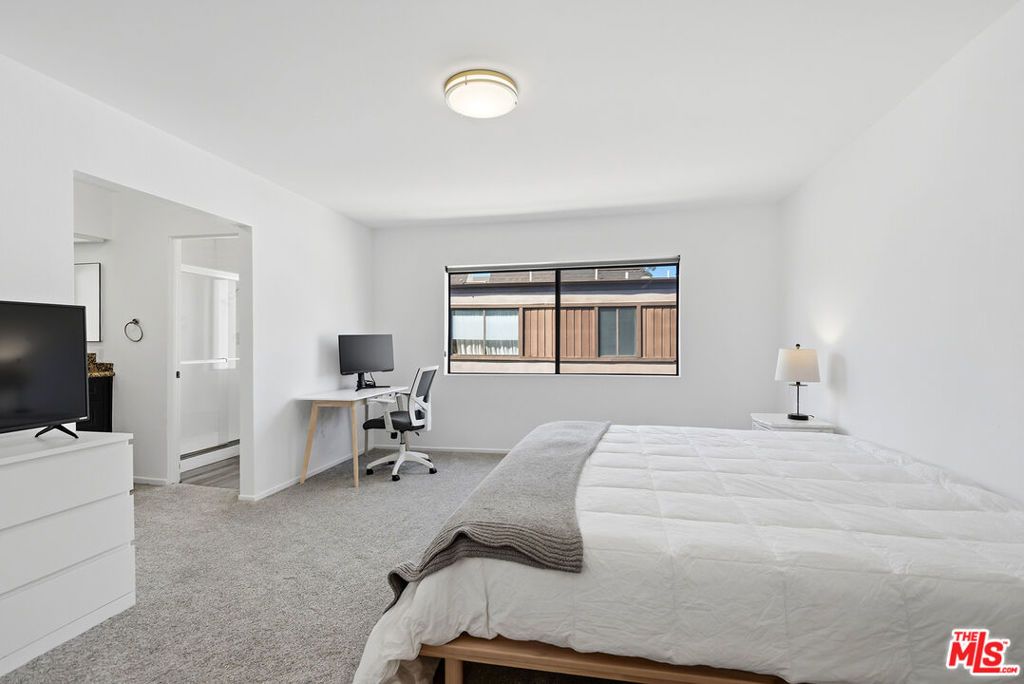 Image 29 of property listing at 4631 Alla Road 4, Marina Del Rey, CA 90292