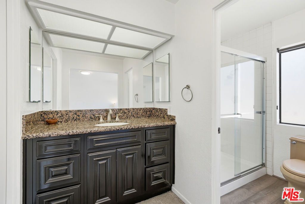 Image 31 of property listing at 4631 Alla Road 4, Marina Del Rey, CA 90292