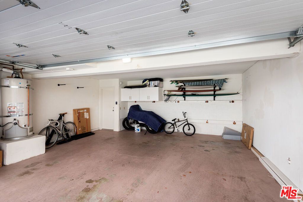 Image 32 of property listing at 4631 Alla Road 4, Marina Del Rey, CA 90292