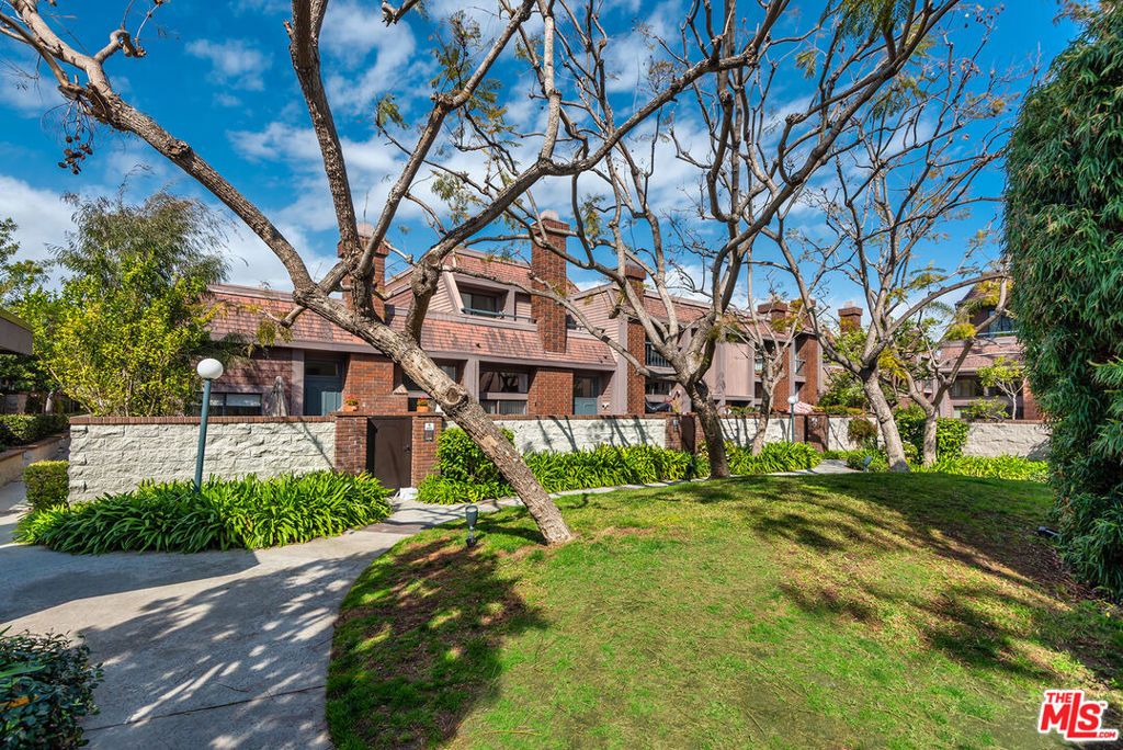 Image 45 of property listing at 4631 Alla Road 4, Marina Del Rey, CA 90292