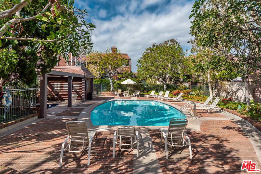 Image 53 of property listing at 4631 Alla Road 4, Marina Del Rey, CA 90292