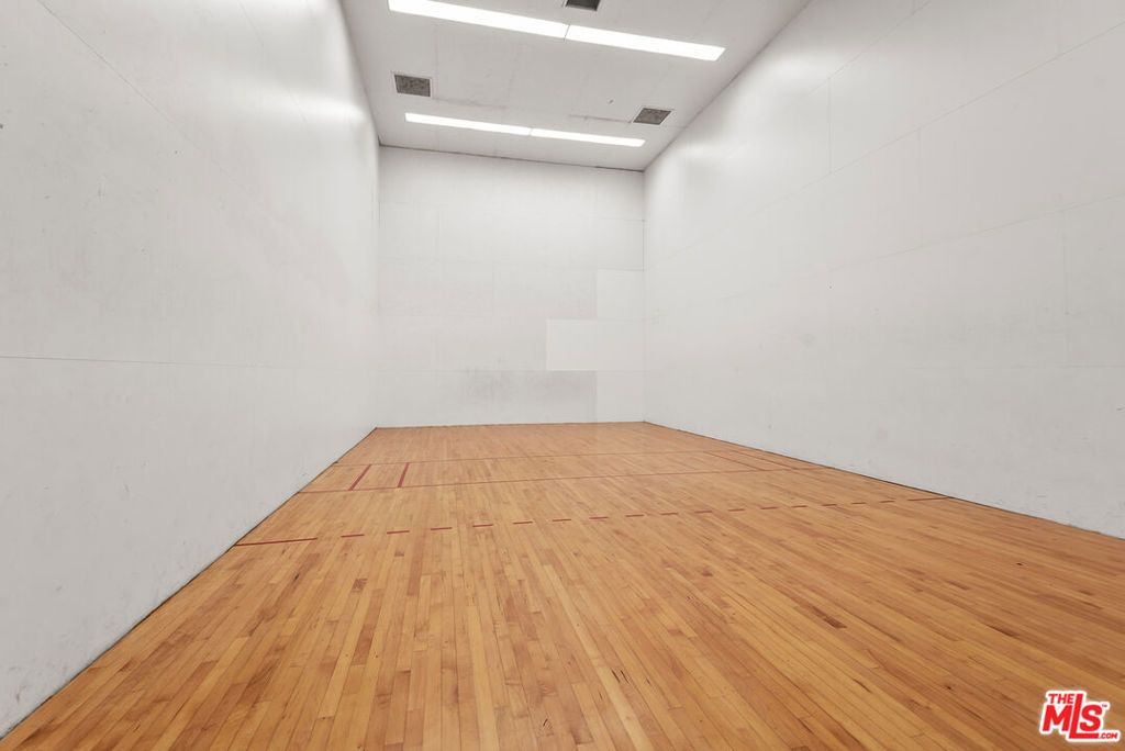 Image 54 of property listing at 4631 Alla Road 4, Marina Del Rey, CA 90292