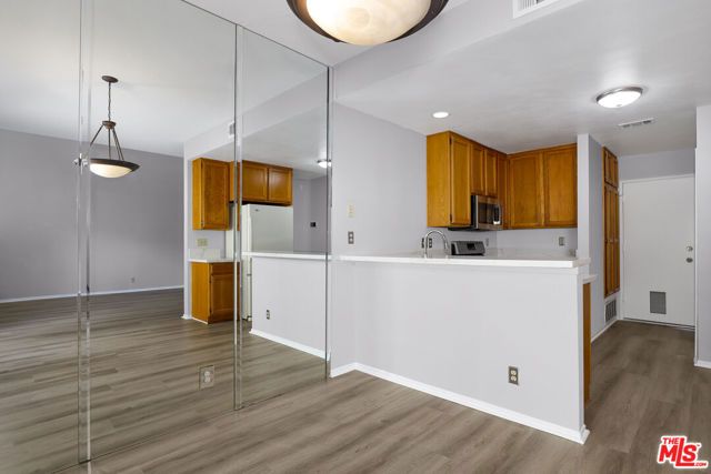 22911 Banyan Place 242, Santa Clarita, CA 91390