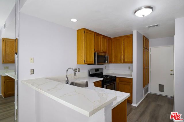 22911 Banyan Place 242, Santa Clarita, CA 91390