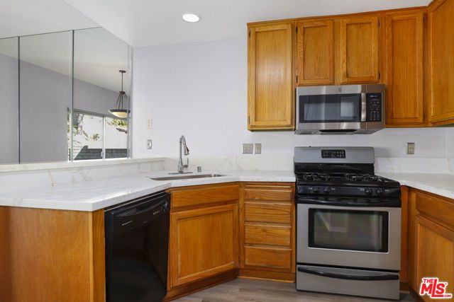 22911 Banyan Place 242, Santa Clarita, CA 91390