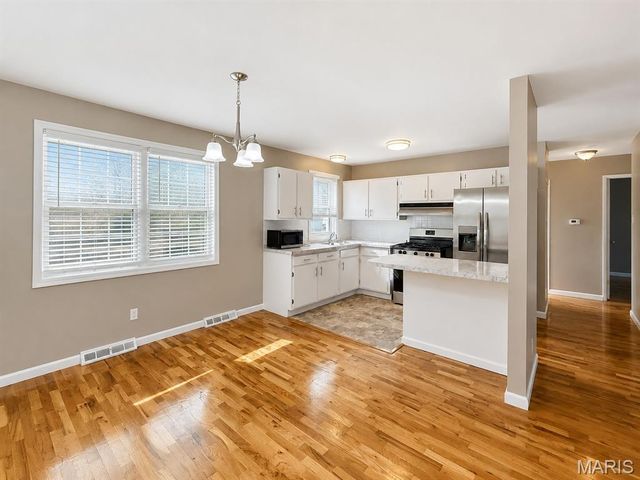 9775 Radio Drive, St Louis, MO 63123