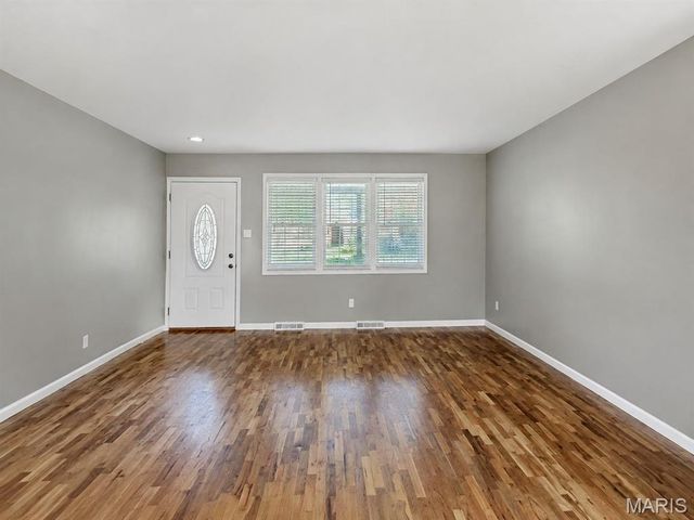 9775 Radio Drive, St Louis, MO 63123