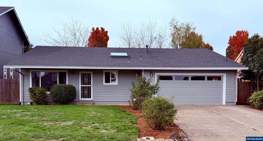 Image 1 of property listing at 3251 Tierra Dr NE, Salem, OR 97305